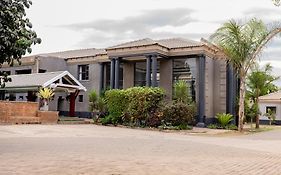Honolulu Lifestyle Guesthouse And Spa